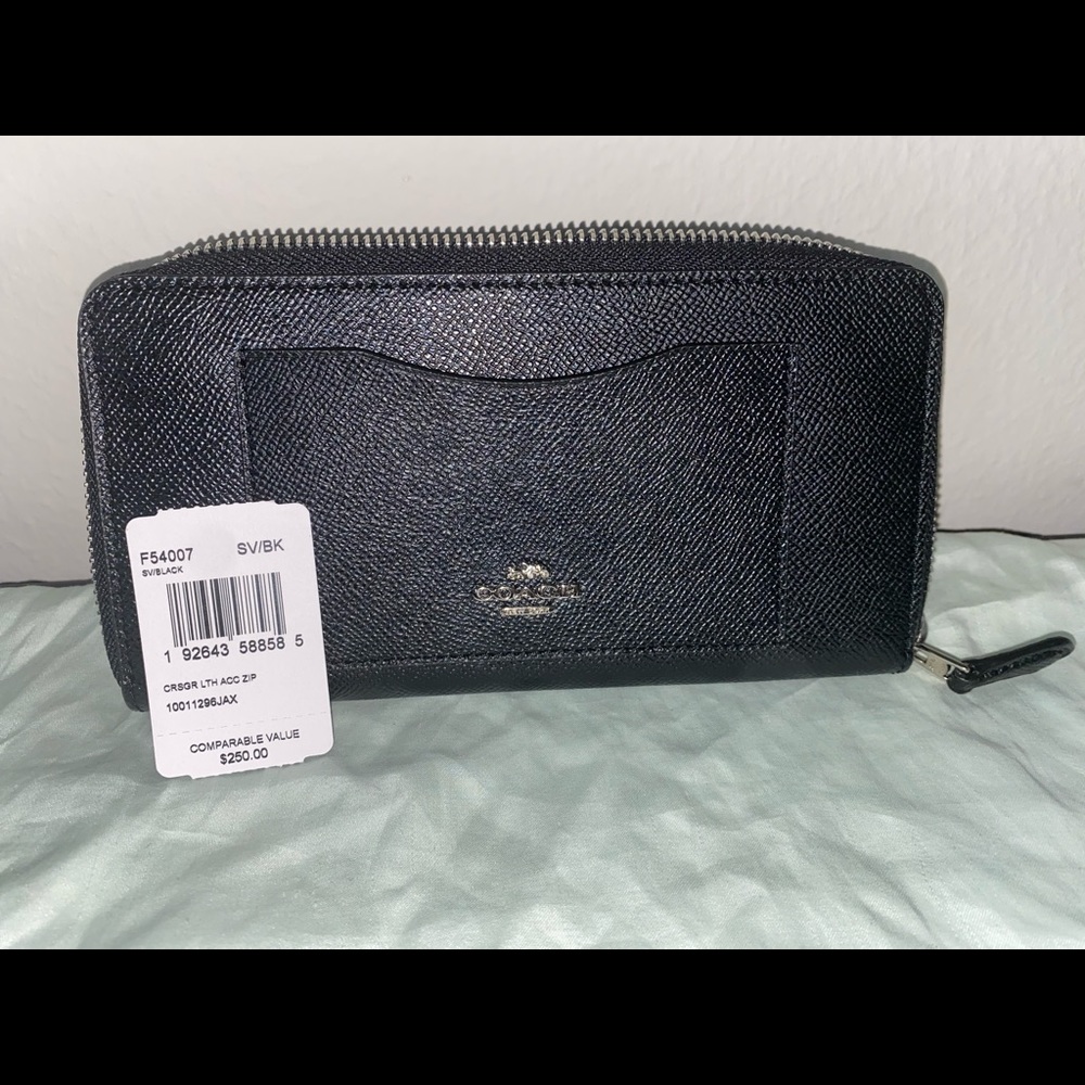 Coach Acordian Zip Wallet